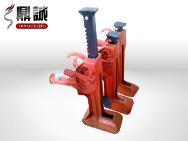 點(diǎn)擊查看詳細(xì)信息<br>標(biāo)題：齒條式起道機(jī) 閱讀次數(shù)：4784