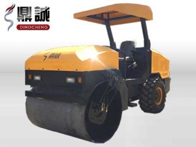 點(diǎn)擊查看詳細(xì)信息<br>標(biāo)題：4噸單鋼輪振動(dòng)壓路機(jī) 閱讀次數(shù)：14554