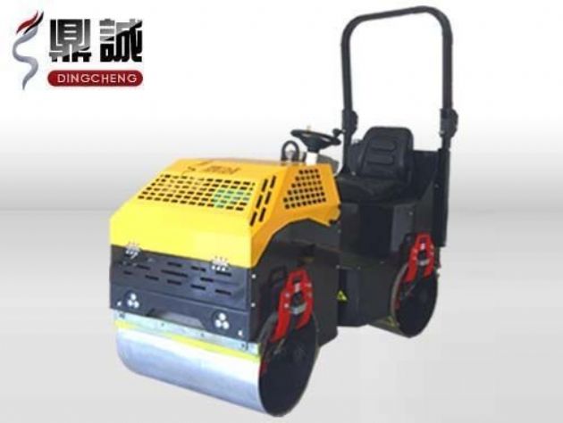 點(diǎn)擊查看詳細(xì)信息<br>標(biāo)題：1噸全液壓振動(dòng)壓路機(jī) 閱讀次數(shù)：15327